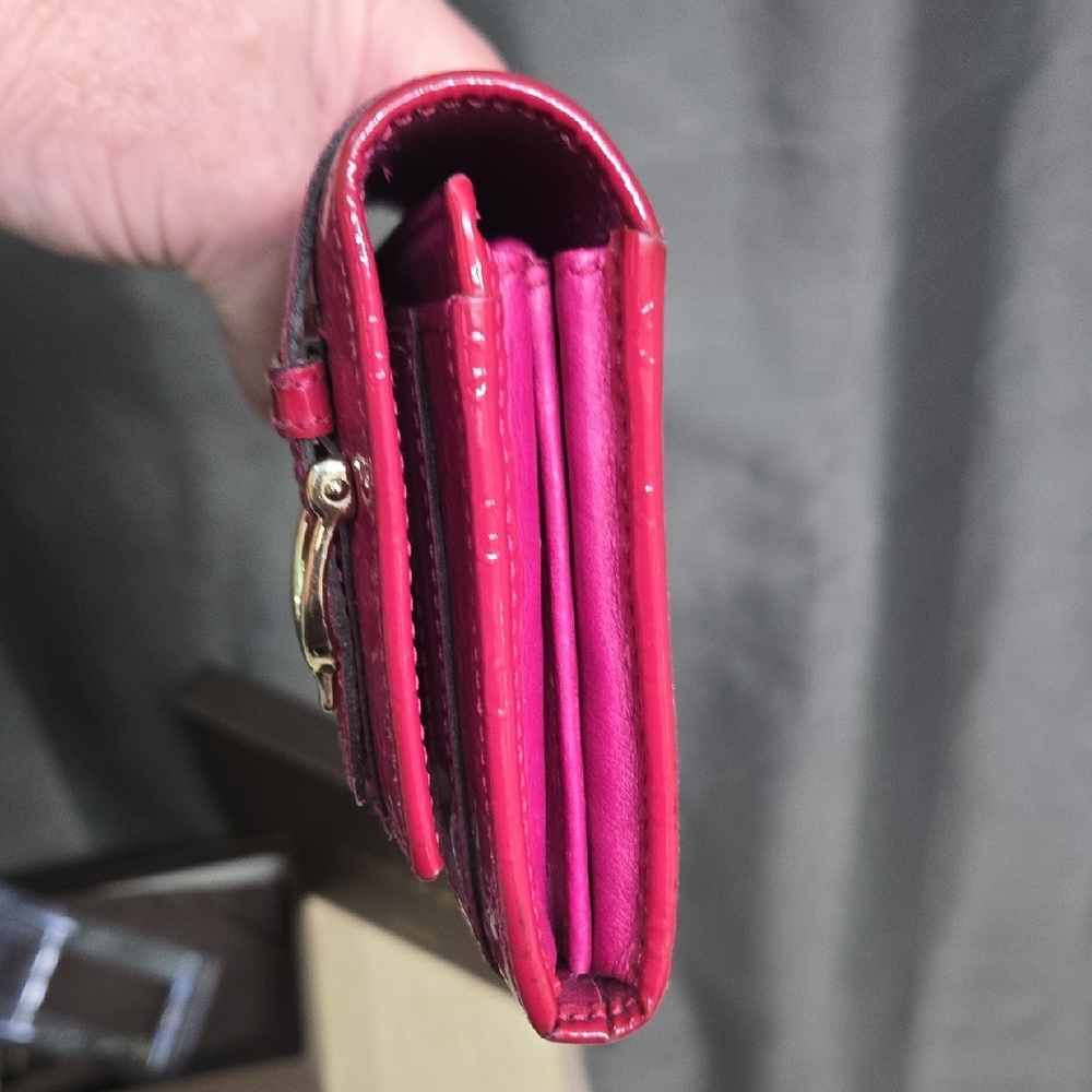 Gucci Magenta Patent Leather Wallet EUC - Picture 8 of 16